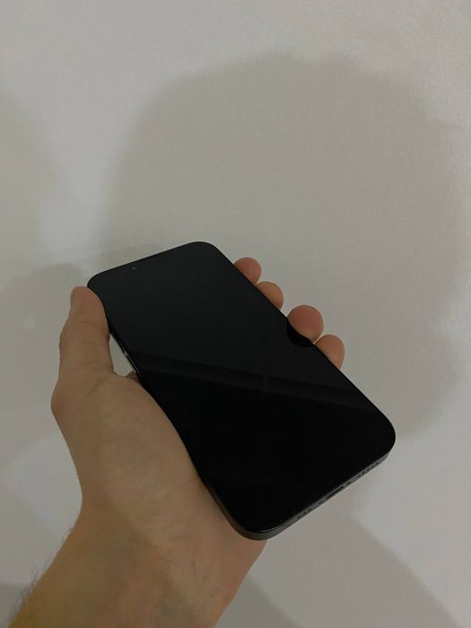 Продается айфон 13