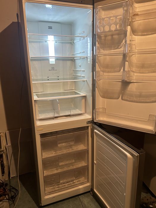 Продам холодильник LG