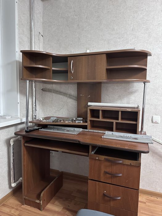 Продам стол компьютерный