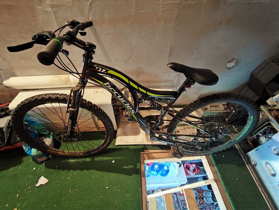 Vând bicicleta mountain bike full suspension, pliabila