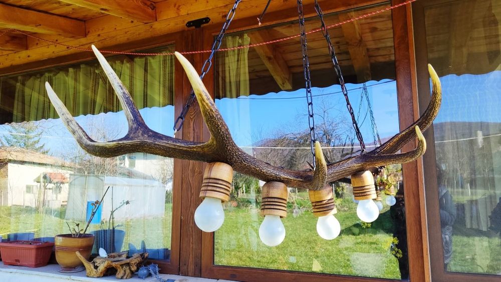 Ръчно изработени полилеи, лампи ,осветителни тела от еленови рога с ръ