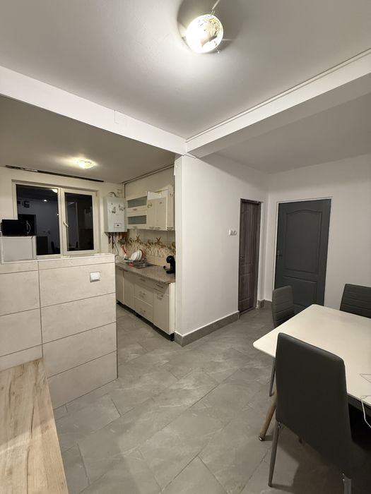 Cazare Inchiriez apartament ultracentral cu doua camere