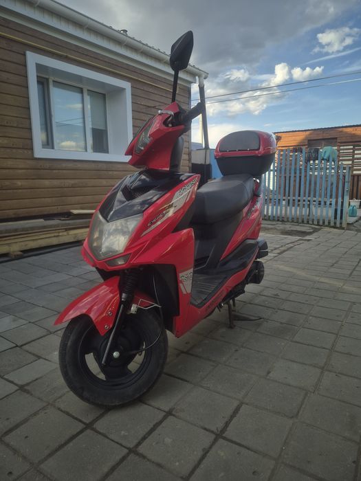 Продам скутер 125 кубов