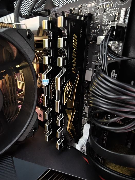 ОЗУ ddr4 16gb по 8гб apacer panther 2400mhz