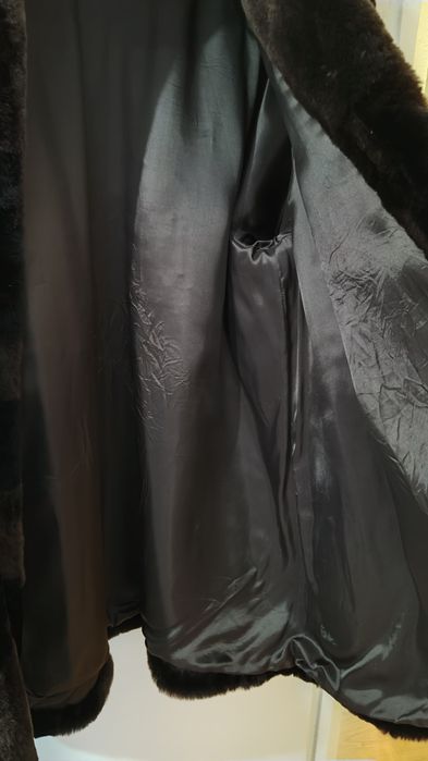 Vând haina naturala de blana mouton dore