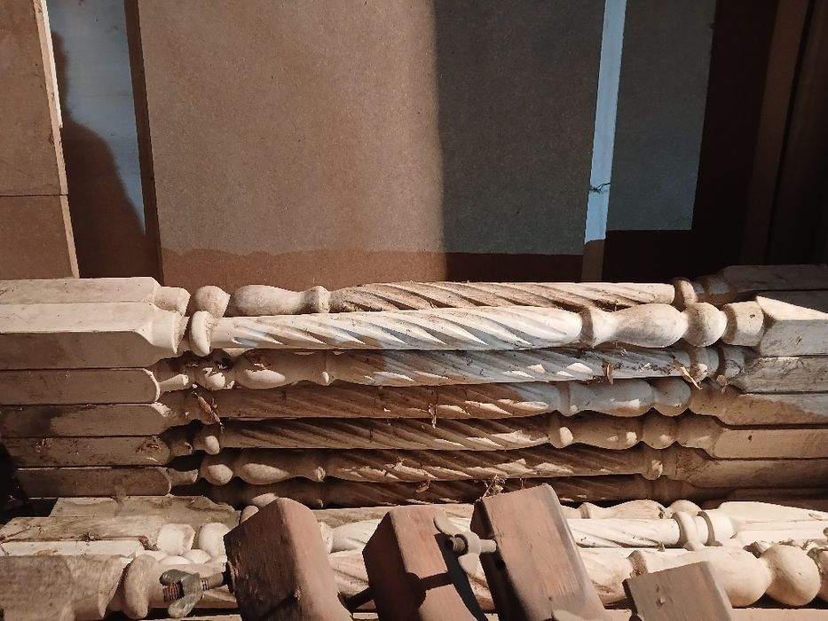 Продам болясины для лестницы