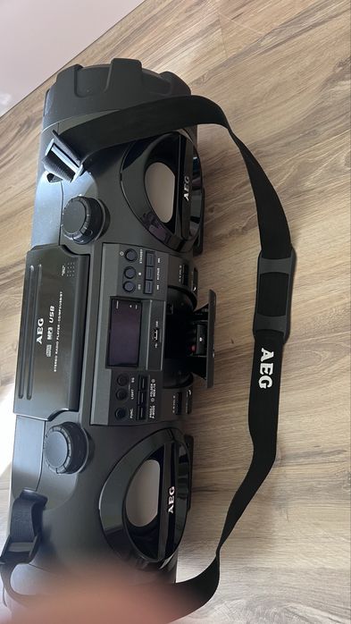 AEG  SR 4360  Преносима аудио система