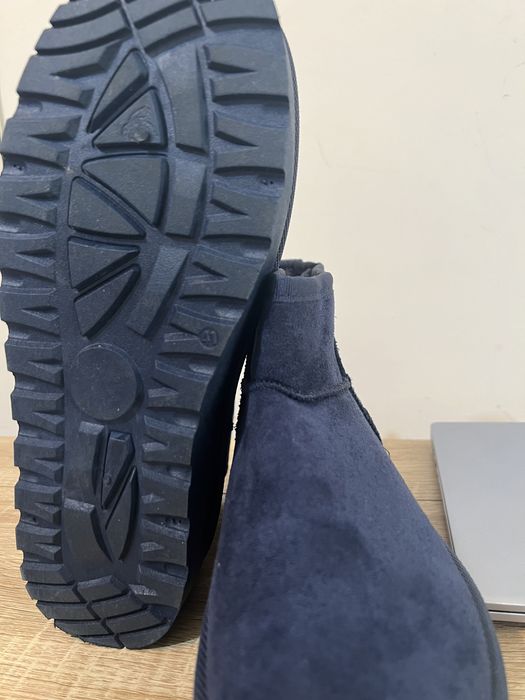 De vanzare, ghete de iarna