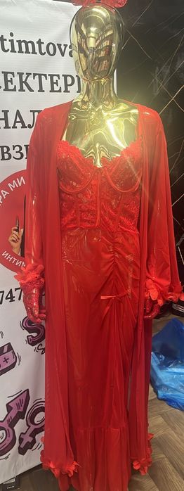 Маникен алтын түстес