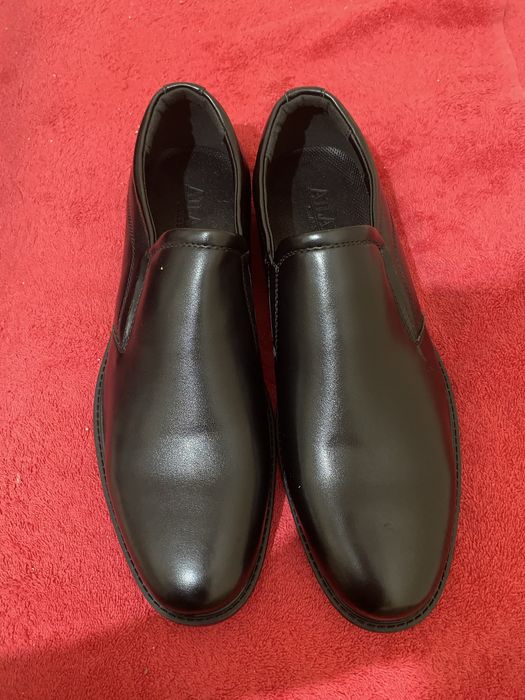 Туфли  новые  мужские  продам .