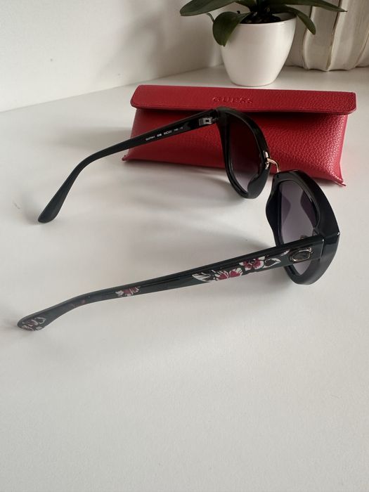 Слънчеви очила guess