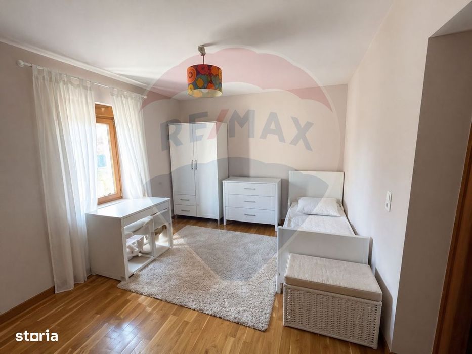 Casă modernă de vânzare în Partoș