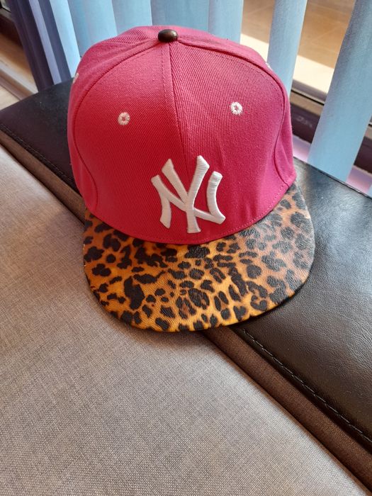 Уникална шапка New York