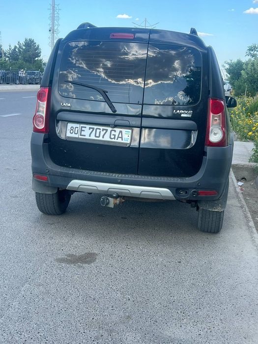 Lada Largus sotiladi yili 2017 xolati yaxshi yurgani 120ming