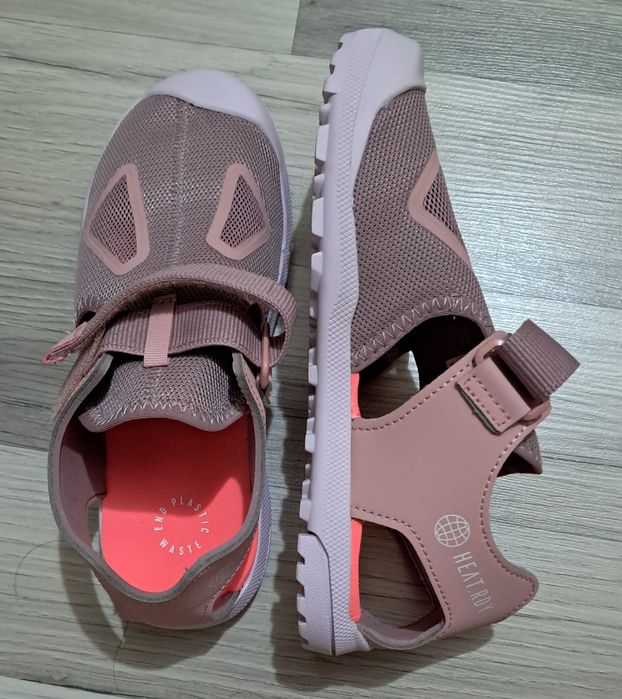 Нови сандали Adidas номер 34