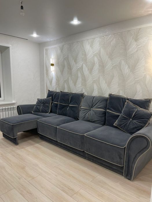 Продам диван, шторы в подарок