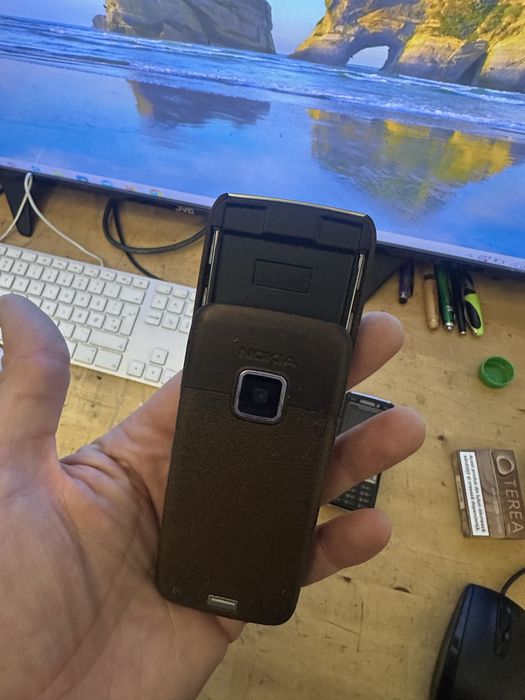 Nokia e65 cu butoane mici argintii