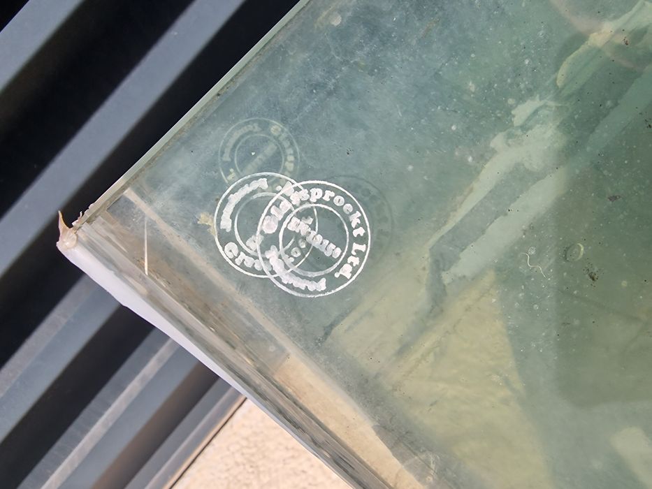 Темперирани стъкла 16 мм. бели