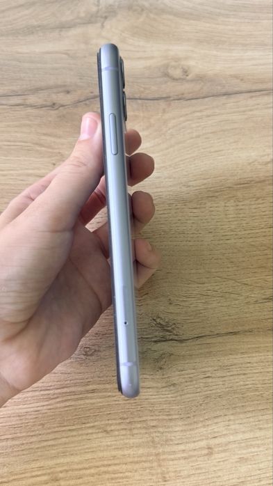 iPhone11 b/u . 128 gb korobka dokumenti yoq