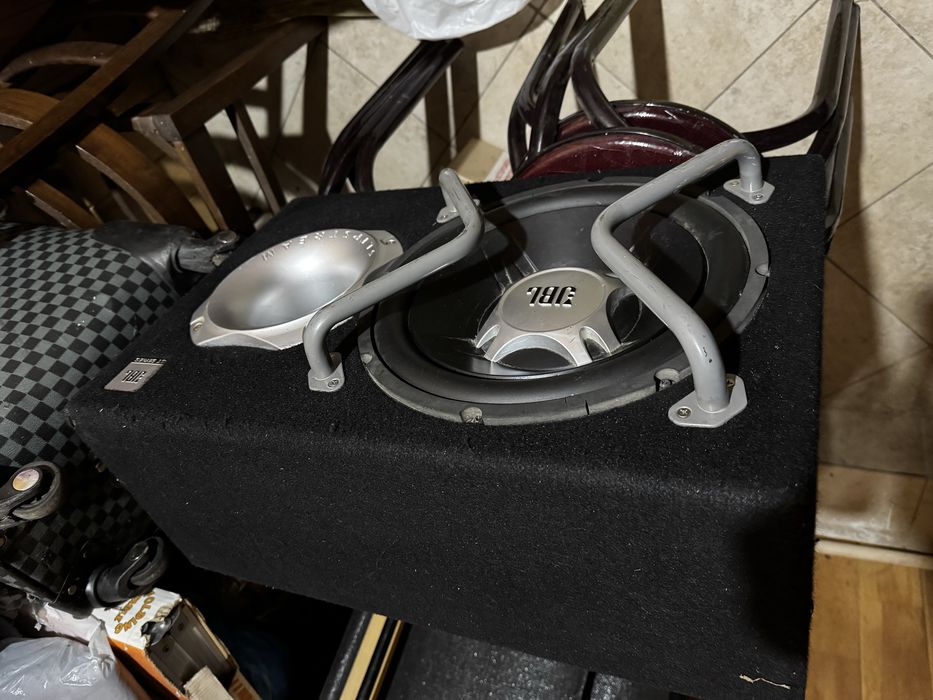 Сабвуфер JBL без усилителя