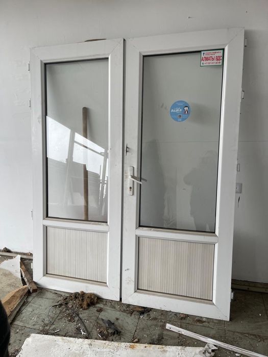 Продам окна , двери , батареи