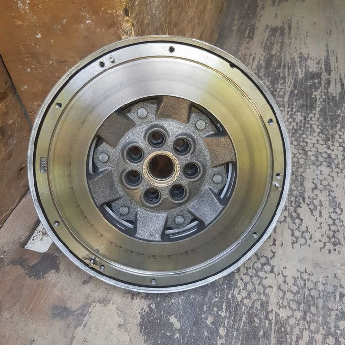 маховик luk 415 0261 10,за рено 1.9 дци,нисан примера 1.9 дци