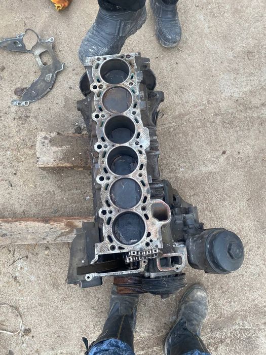 Матор Блок BMW 740 семёрка е 38