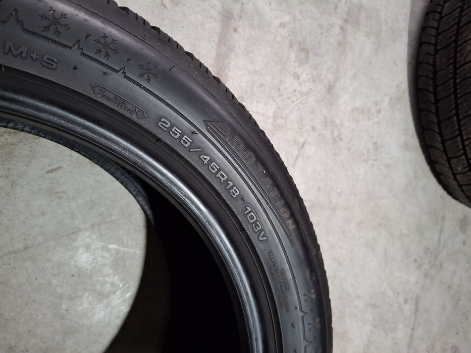 2 Anvelopele de iarnă  255 45 r18 Dunlop