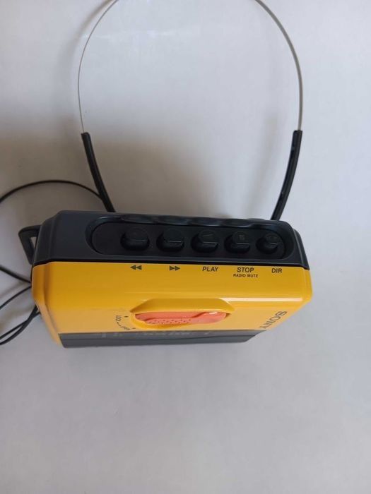 Walkman Sony WM-FS393, de colectie,anii 90, cu Radio,totul FUNCTIONAL perfect