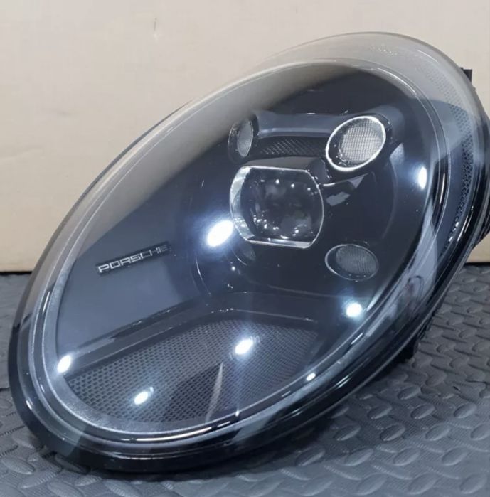 Порше 911 992 GTS Matrix фар ляв