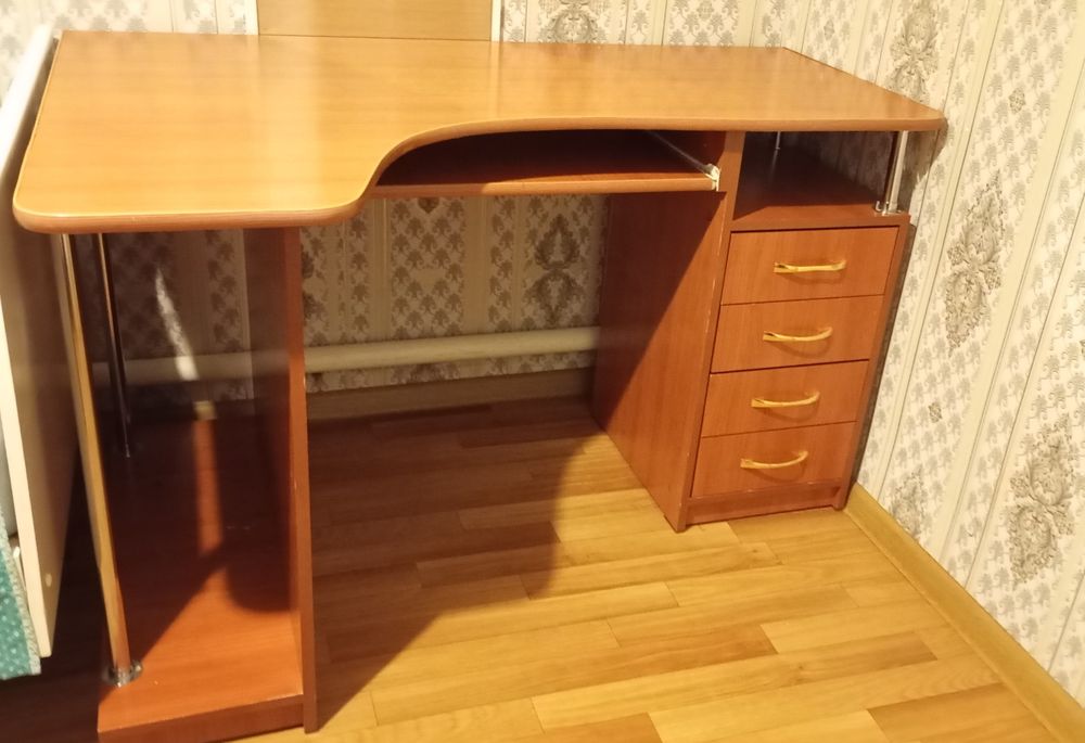 Продам диван-кровать и стол