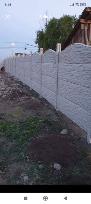 Gard din plăci de beton