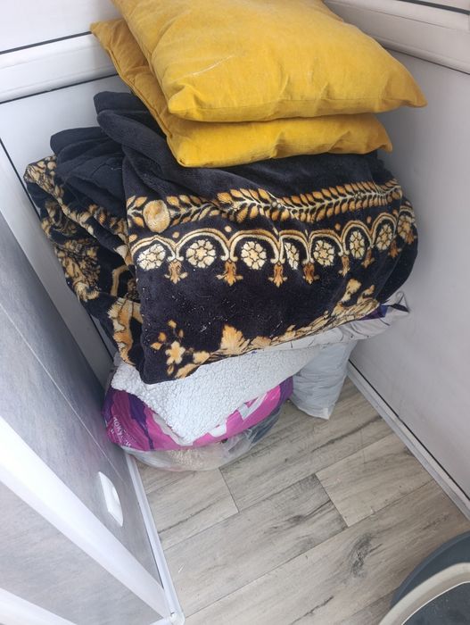 Отдам  женские вещи итд