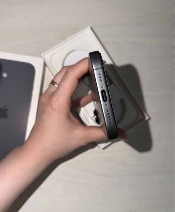 Продам iPhone 17 (256gb)