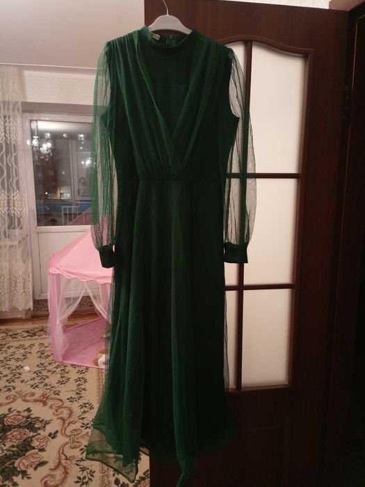 Продам 3 платья!