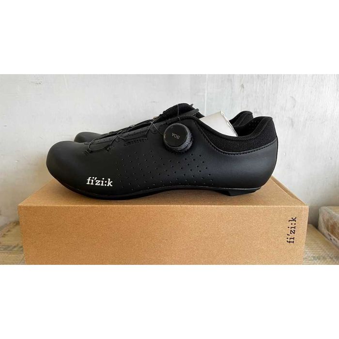 Новые шоссейные велотуфли Fizik Vento Omna Wide (BOA) | Размер 40 EU