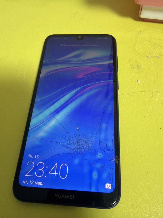 Продам телефон HUAWEI