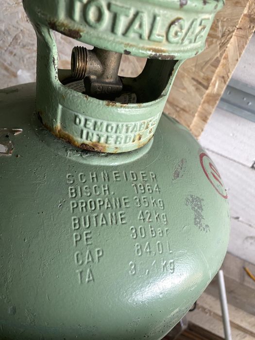 Vand butelii gaz 84 l capacitate