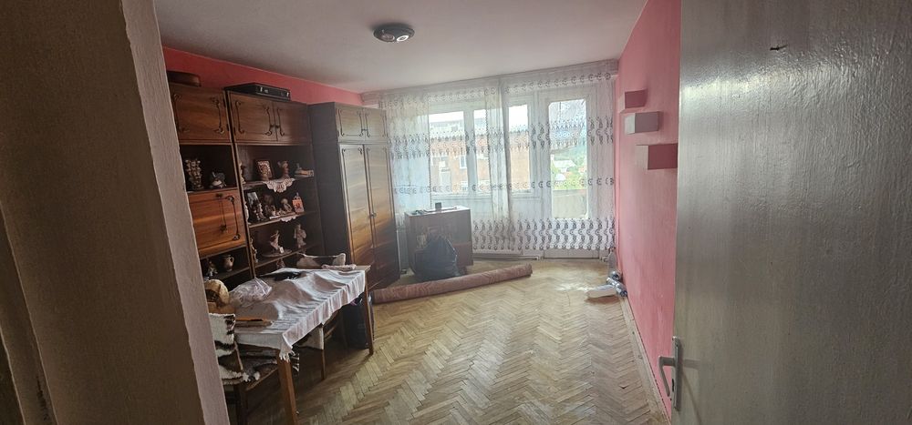 Vand apartament 2 camere Lupeni Hunedoara