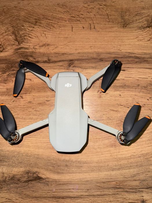 Квадрокоптер DJI Mini Se