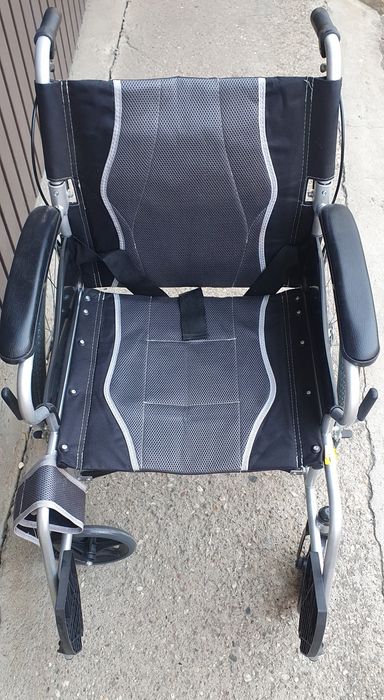 Scaun cu rotile din oțel cu antrenare manuală