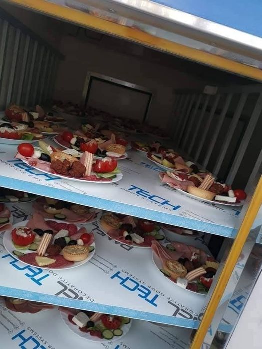 Închiriez echipamente frigorifice mobile pentru evenimente!