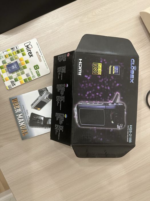 Продам видеорегистратор Globex HQS -218B.