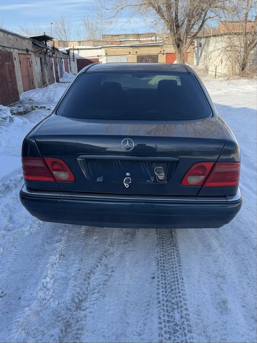 Продам Мерседес 210