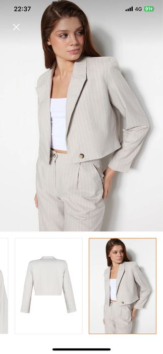 Сет от къс блейзър и панталон