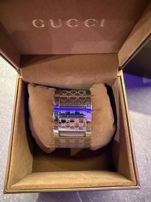 Чесовнок Гучи дамски стилен аксесоар за жени