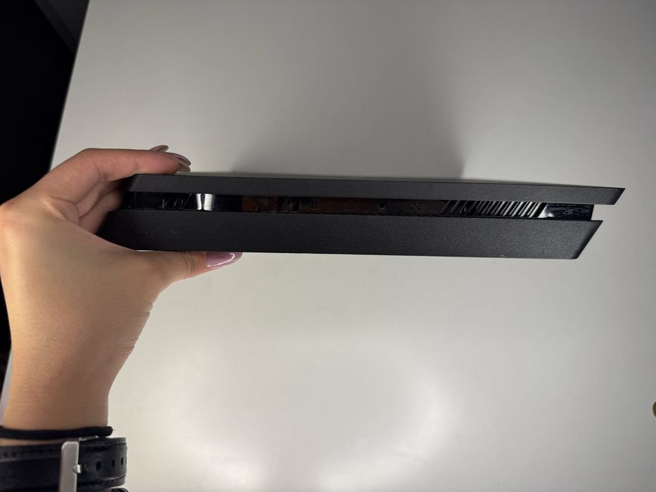 Sony PlayStation 4 Slim