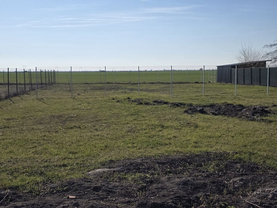 Vând teren cu proiect pentru casă