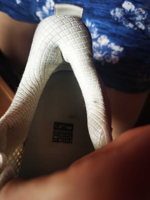 Кроссовки женские 38