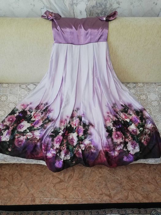 Продам платье на 11-15 лет б/у